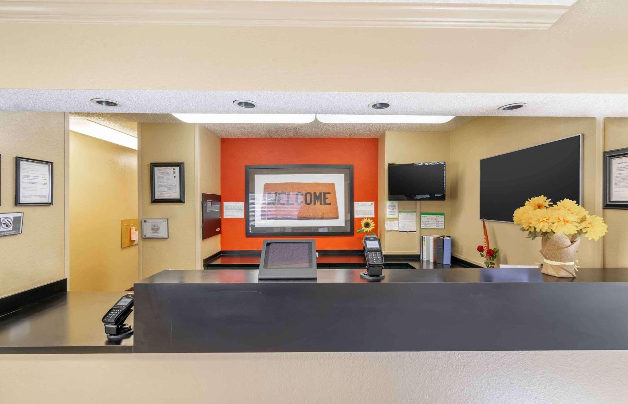 Extended Stay America Select Suites - Tampa - Brandon Exterior photo