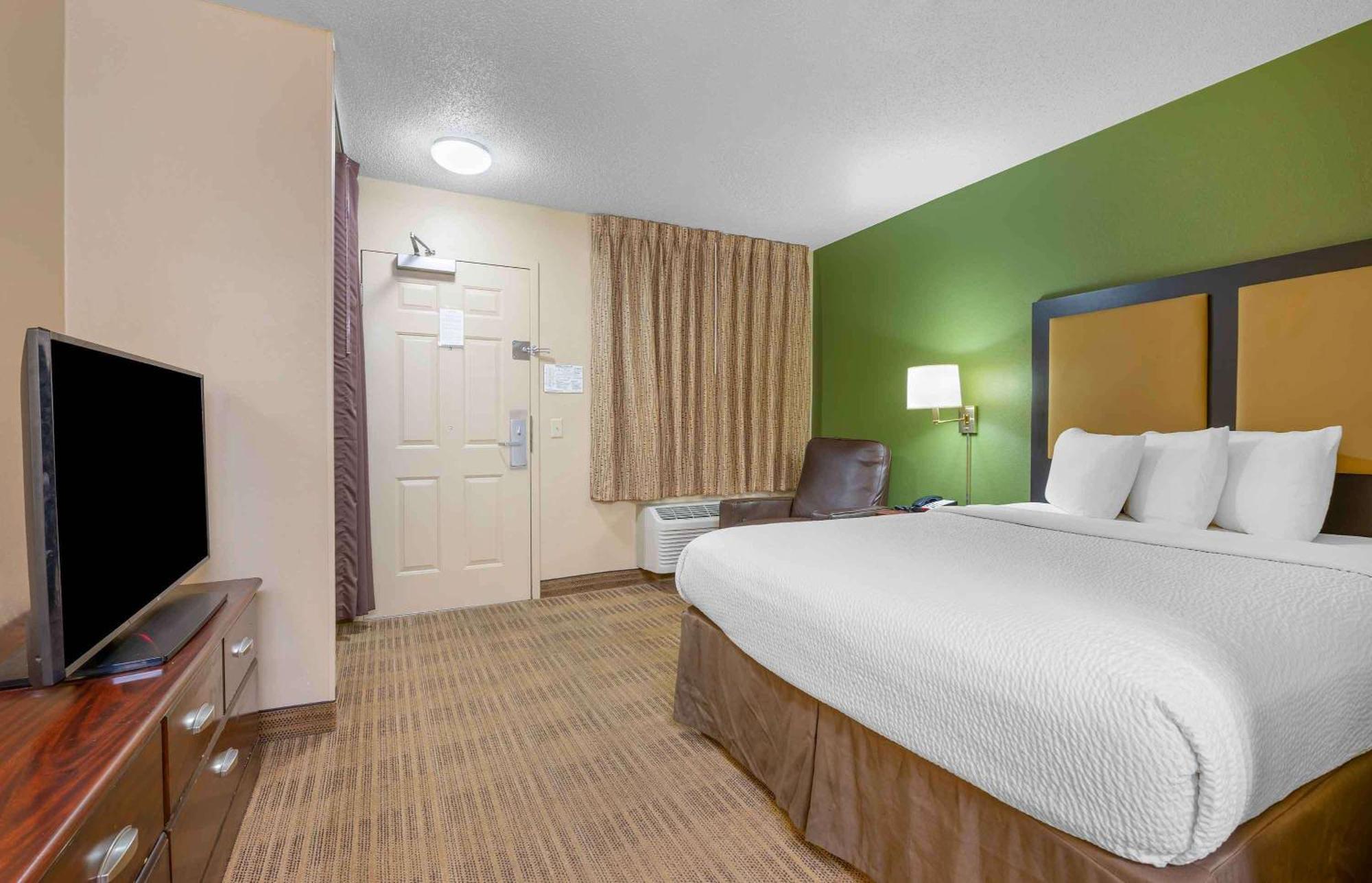 Extended Stay America Select Suites - Tampa - Brandon Exterior photo
