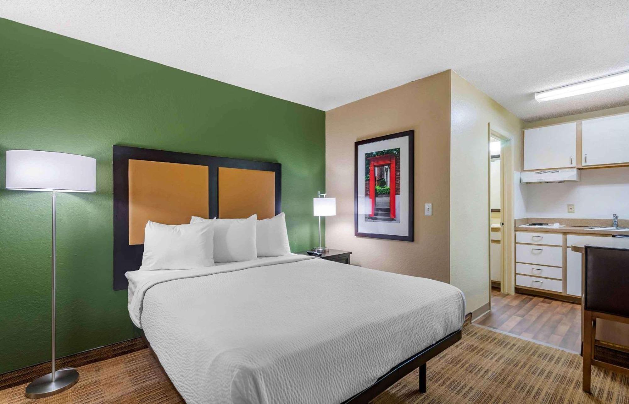 Extended Stay America Select Suites - Tampa - Brandon Exterior photo
