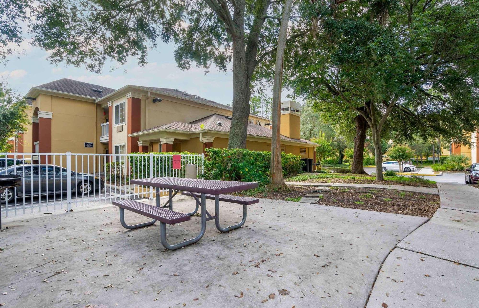 Extended Stay America Select Suites - Tampa - Brandon Exterior photo
