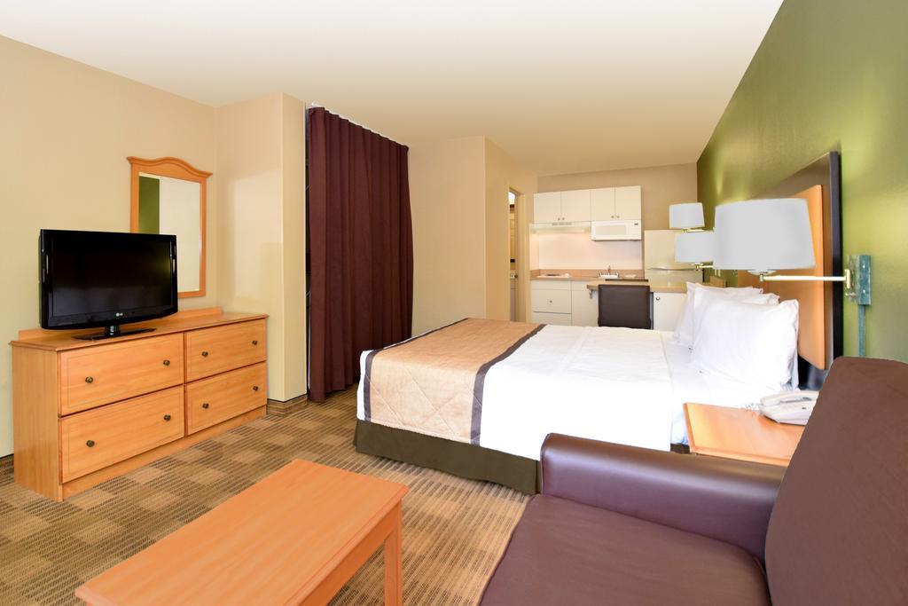 Extended Stay America Select Suites - Tampa - Brandon Exterior photo